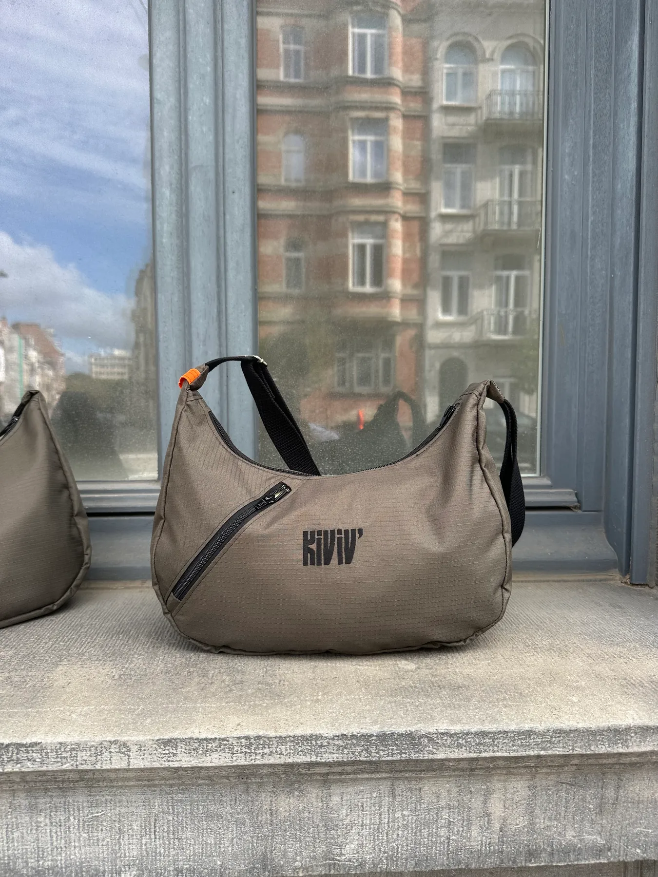 Demi-lune — Taupe