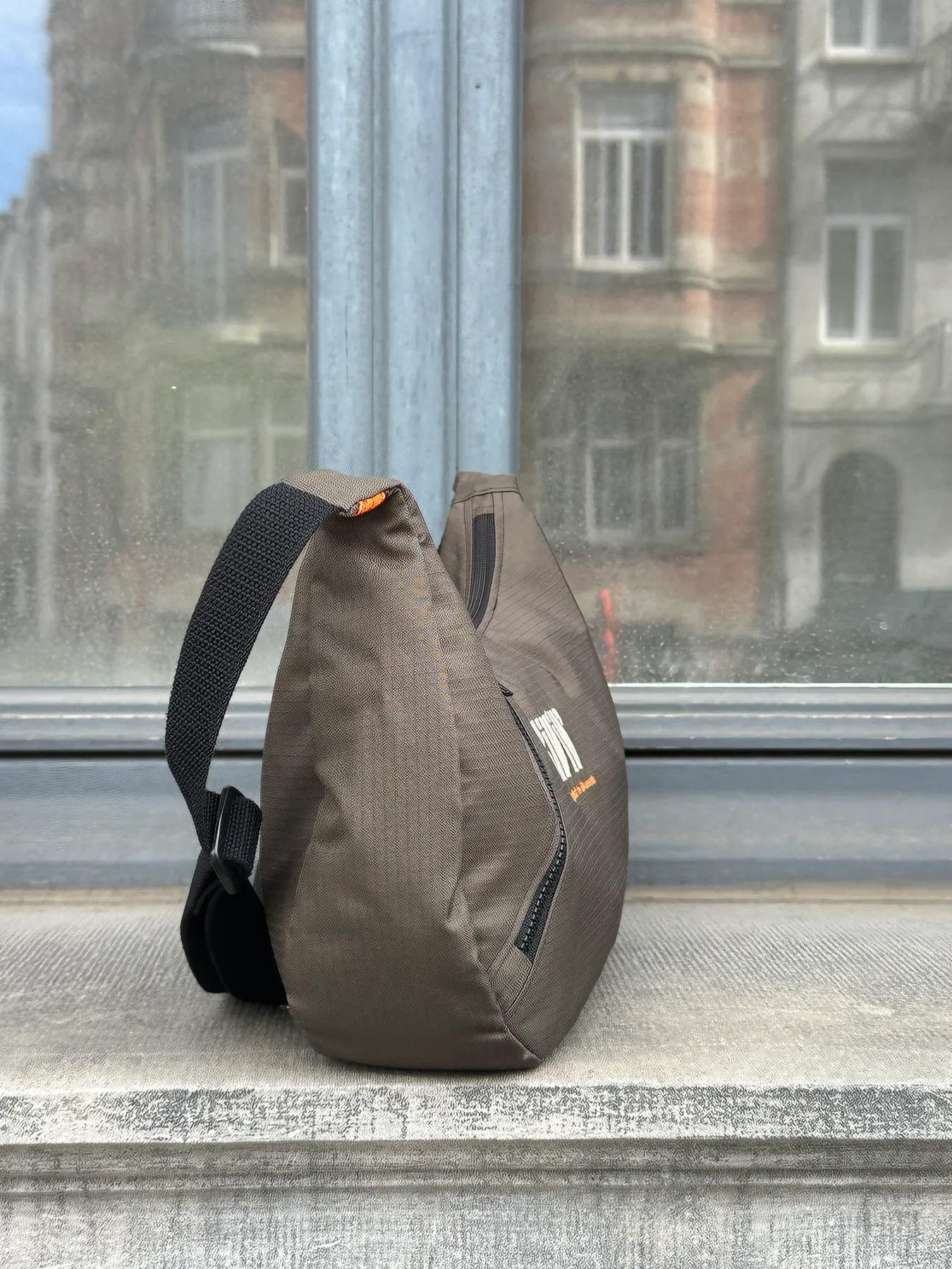 Demi-lune — Kaki « Upcycled in Brussels »